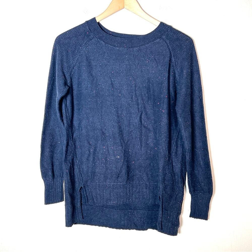 Old Navy blue knit sweater size medium M B172